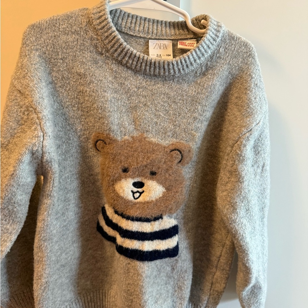 Zara Heather Gray Sweater with Bear Motif 3/4